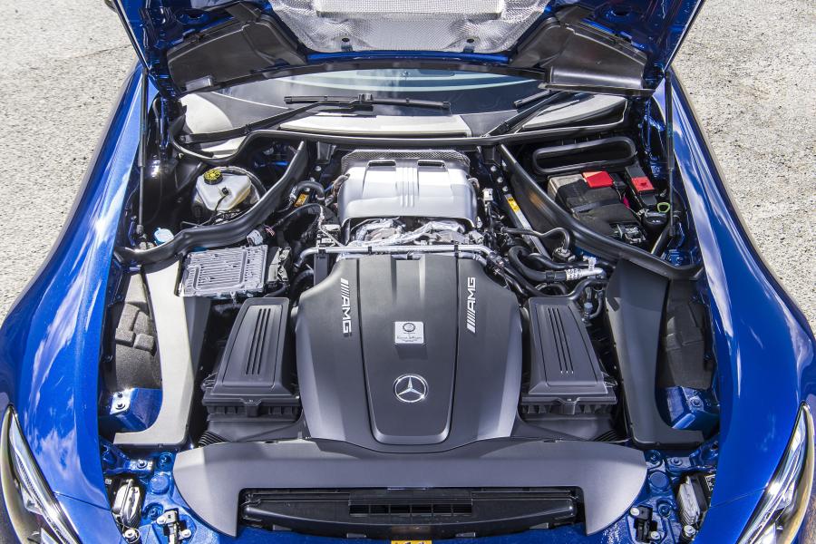Моторный отсек Mercedes-AMG GT S Roadster (R190) 2019 года  (UK) (фото 18 из 40)